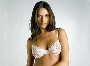 More Than Half of Men Cannot Be Trusted to Choose Lingerie