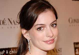 Anne Hathaway and Jake Gyllenhaal to Strip Together