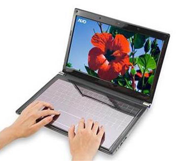 AUO laptop powered by solar energy