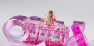 How to Remove a Perfume Scent From the Body Skin
