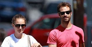 Natalie Portman Expecting a Baby and Engaged