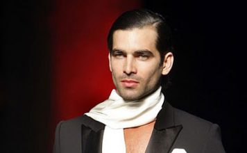 Gaultier AW 2011 Boys Wearing Makeup – Hot or Disgusting?