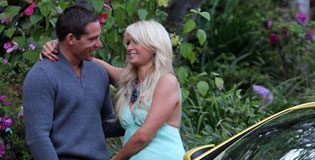 30th Birthday Gift for Paris Hilton