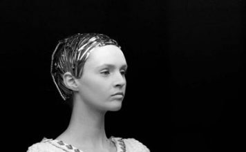 Alexander McQueen Women's Clothing Collection FW 2011-2012