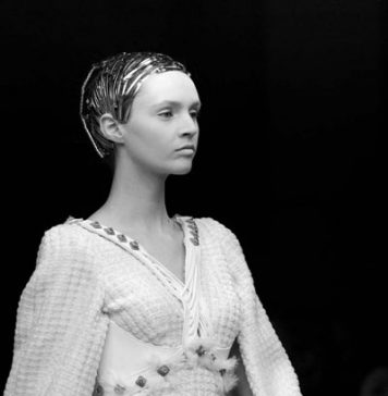 Alexander McQueen Women's Clothing Collection FW 2011-2012