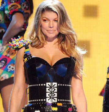 Fergie's Lego Dress at Kids' Choice Awards