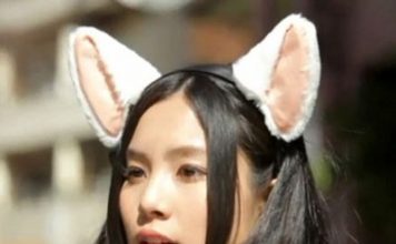 Fluffy Cat Ears Show Emotions