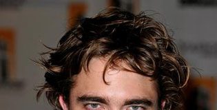 Robert Pattinson – Single Again?