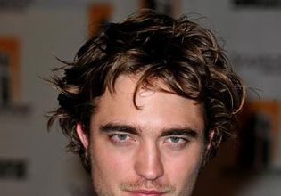 Robert Pattinson – Single Again?