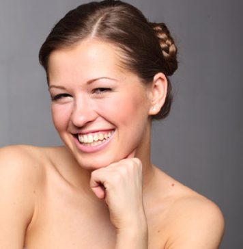 5 Smiles Women Use to Manipulate Men