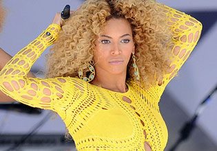 12 Celebrities and Their Surprising Sizes