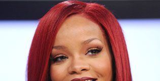 Rihanna's Hairstyle Costs $ 22,000 a Week