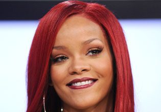 Rihanna's Hairstyle Costs $ 22,000 a Week
