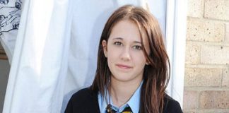 Teenager Girl Was about to Die of Using Tampax Tampons