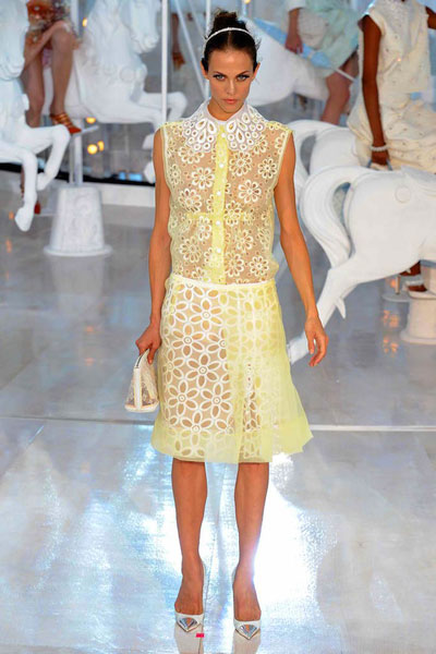 Paris Fashion Week: Louis Vuitton Spring-Summer 2012 Collection