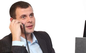 Which Office Jobs Have the Dirtiest Desktops?