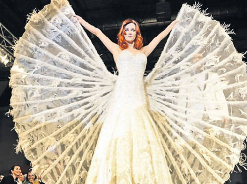 Wedding Dress with Swrovski crystals weighs 30 kg