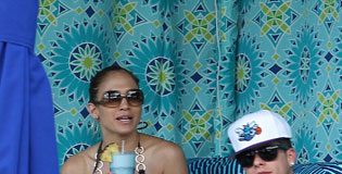 Jennifer Lopez Caught Hanging out with New Boyfriend