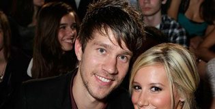 Ashley Tisdale and Boyfriend Break up