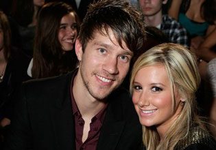 Ashley Tisdale and Boyfriend Break up