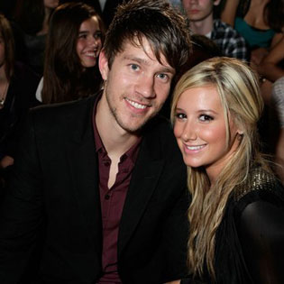 Ashley Tisdale and Scott Speer broke up