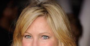 Heather Locklear Was Hospitalized after Alcohol and Drug Mixture Intake