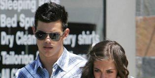 Taylor Lautner and Ex-Girlfriend Together Again?