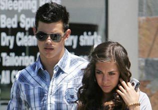 Taylor Lautner and Ex-Girlfriend Together Again?