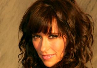 Jennifer Love Hewitt in a Hot Promo of the Client List