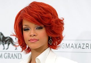 Rihanna Gets a New Ink