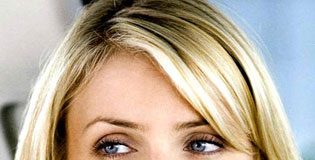 More Female Celebrities Opt for a "Pillow Face"