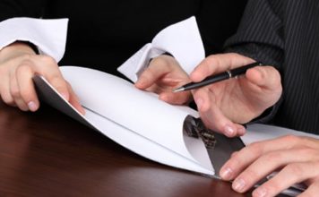 Working in a Café Is More Efficient Than Office Work