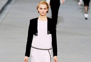 How to Wear a Short Jacket