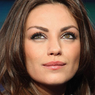 Ashton Kutcher and Mila Kunis's First Kiss: Details