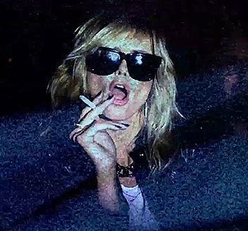 Heidi Klum Sings for Hunger