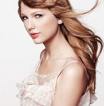 Taylor Swift Changes Hair Color – Again