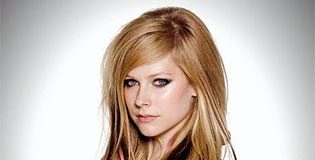 Avril Lavigne's 14-Carat Engagement Ring Details