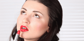 5 Beauty Essentials for a Woman at Work