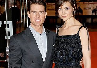 Cruise and Holmes Are Officially Divorced