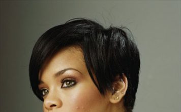 Rihanna Steps Out with an Ultra-short Haircut