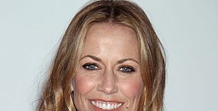 Was Cell Phone the Reason of Sheryl Crow's Brain Tumor?