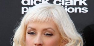 Christina Aguilera Has Been Awarded by Hillary Clinton