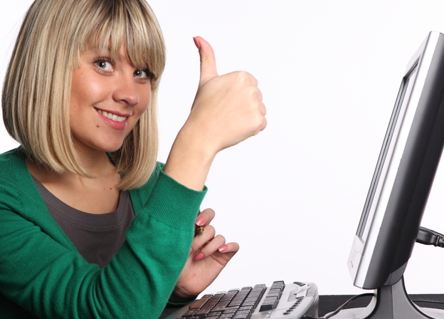 Woman in front of a PC