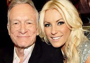 Hugh Hefner & Crystal Harris Sign a Prenuptial Agreement