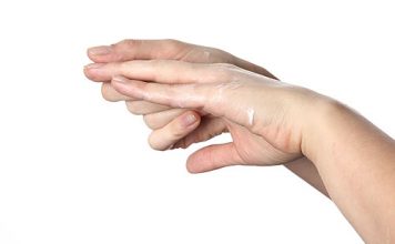 3 Tips to Make Hand Skin Less Dry