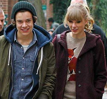 10 Celebrity Couples Said to Be Fake