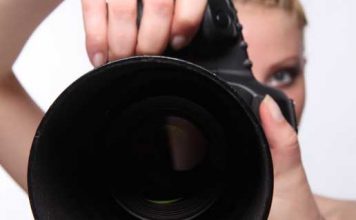 10 Celebrities Who Hate Paparazzi