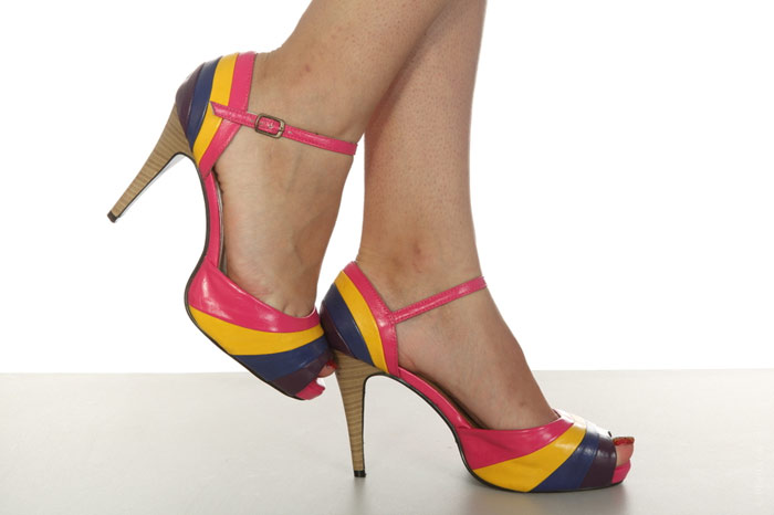 700-feet-legs-shoes-high-heels-stilettos