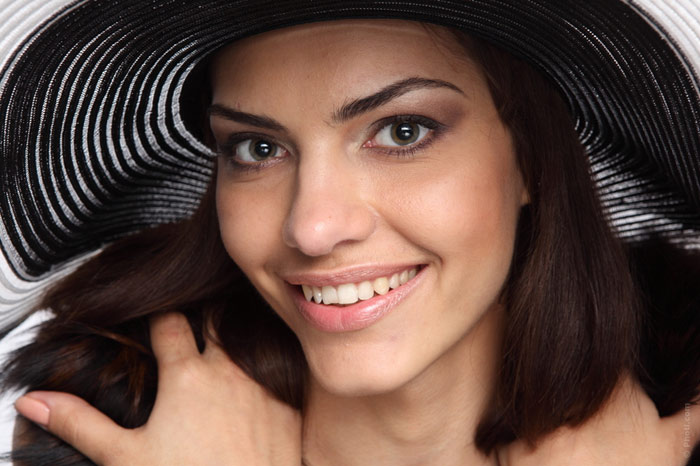 700-hat-headwear-woman-beauty-face-makeup