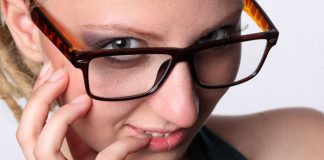 5 Reasons Why It’s Better to Choose Laser Eye Surgery Over Opticians